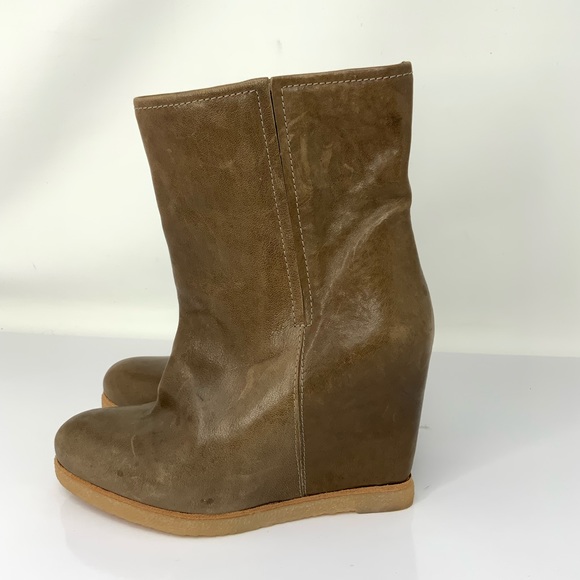 Stuart Weitzman Bootscout Hidden-Wedge Booties. - Picture 2 of 11